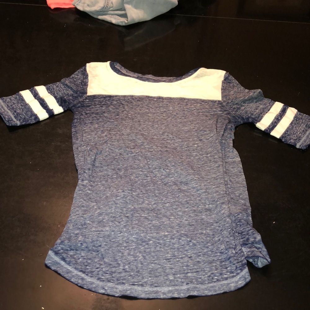 Blue striped sleeve shirt